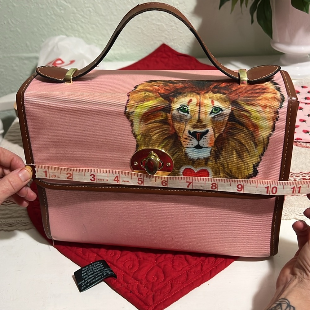 Lion Heart purse - Picture 12 of 15